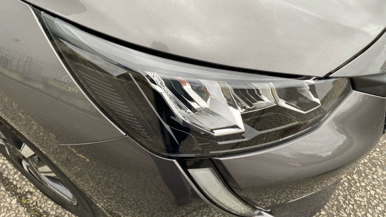 Peugeot 208 1.2 PureTech 100 Allure Premium + 5dr Petrol Hatchback